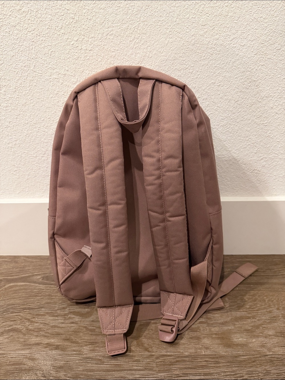 Herschel Supply Company Classic Backpack in Mauve Pink - Picture 2 of 5